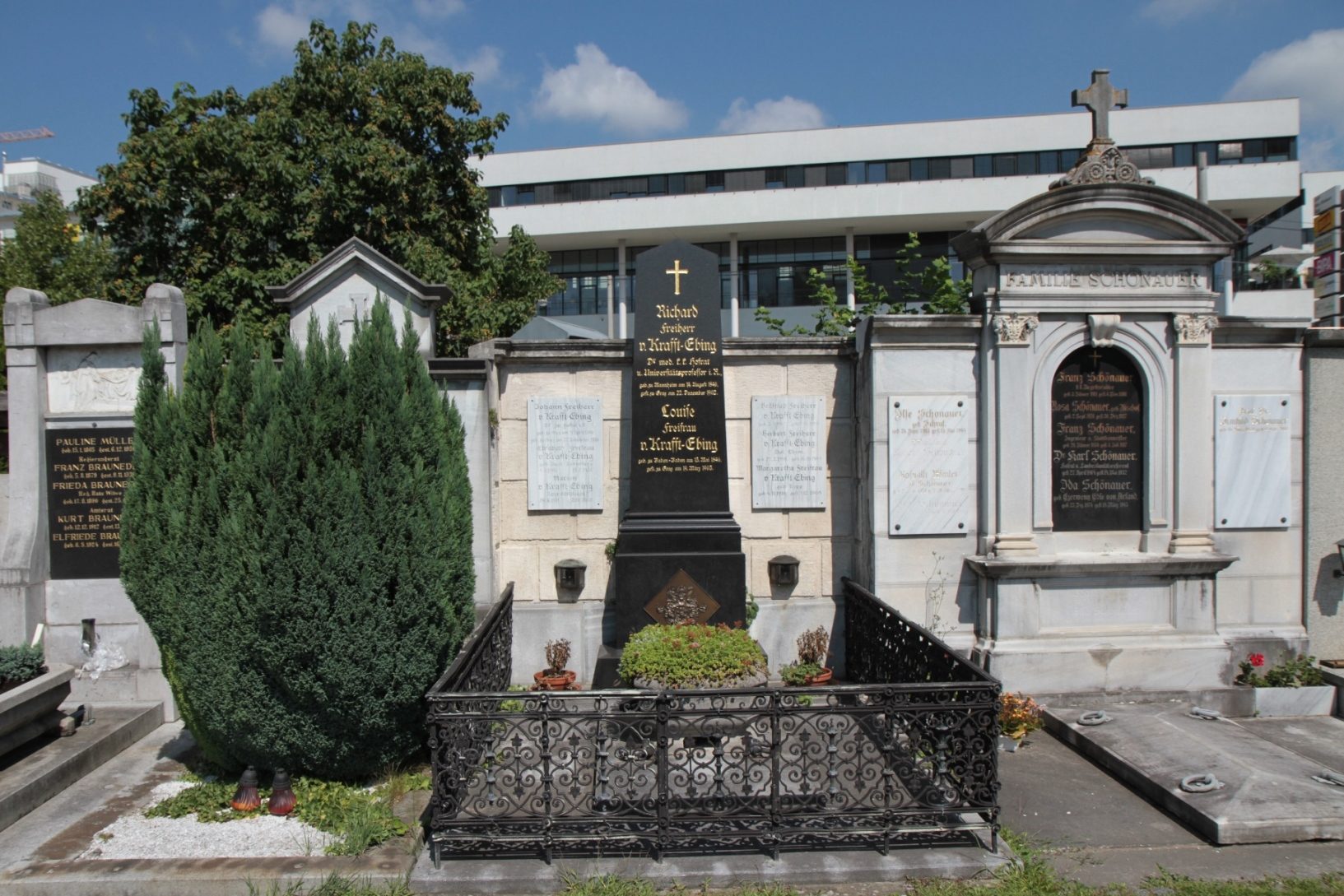 Richard%20von%20Krafft-Ebing%27s%20tomb%2C%20%20Leonhardfriedhof%2C%20Graz%20-%2002.JPG